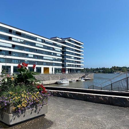 Sea View Lux Kalasatama Romantic Studio - Balcony & Coffee& Tee, Wifi, Gym &Sauna Helsinki Esterno foto